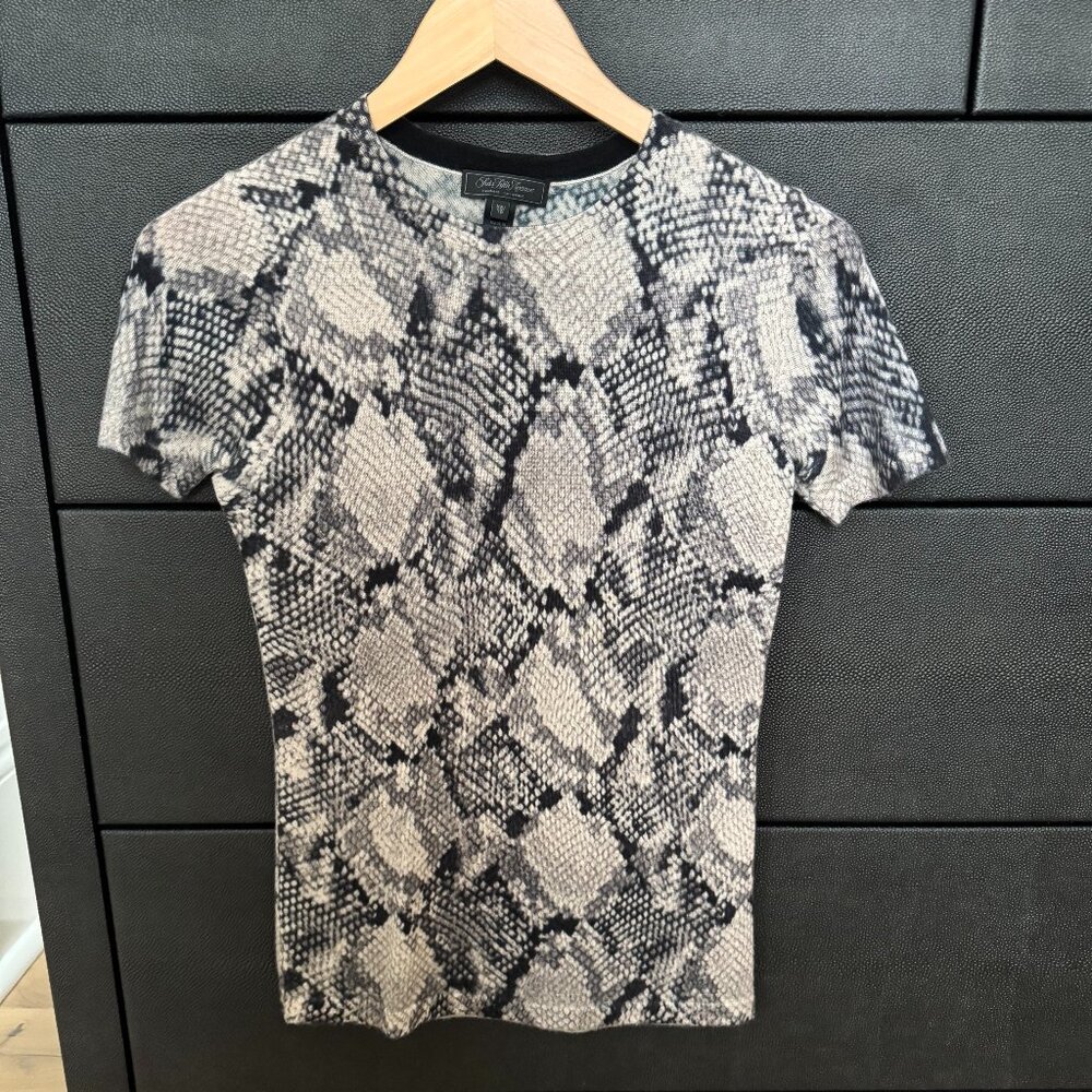 Saks Fifth Avenue Collection 100% Cashmere Snake Print Short Sleeve Tee XS